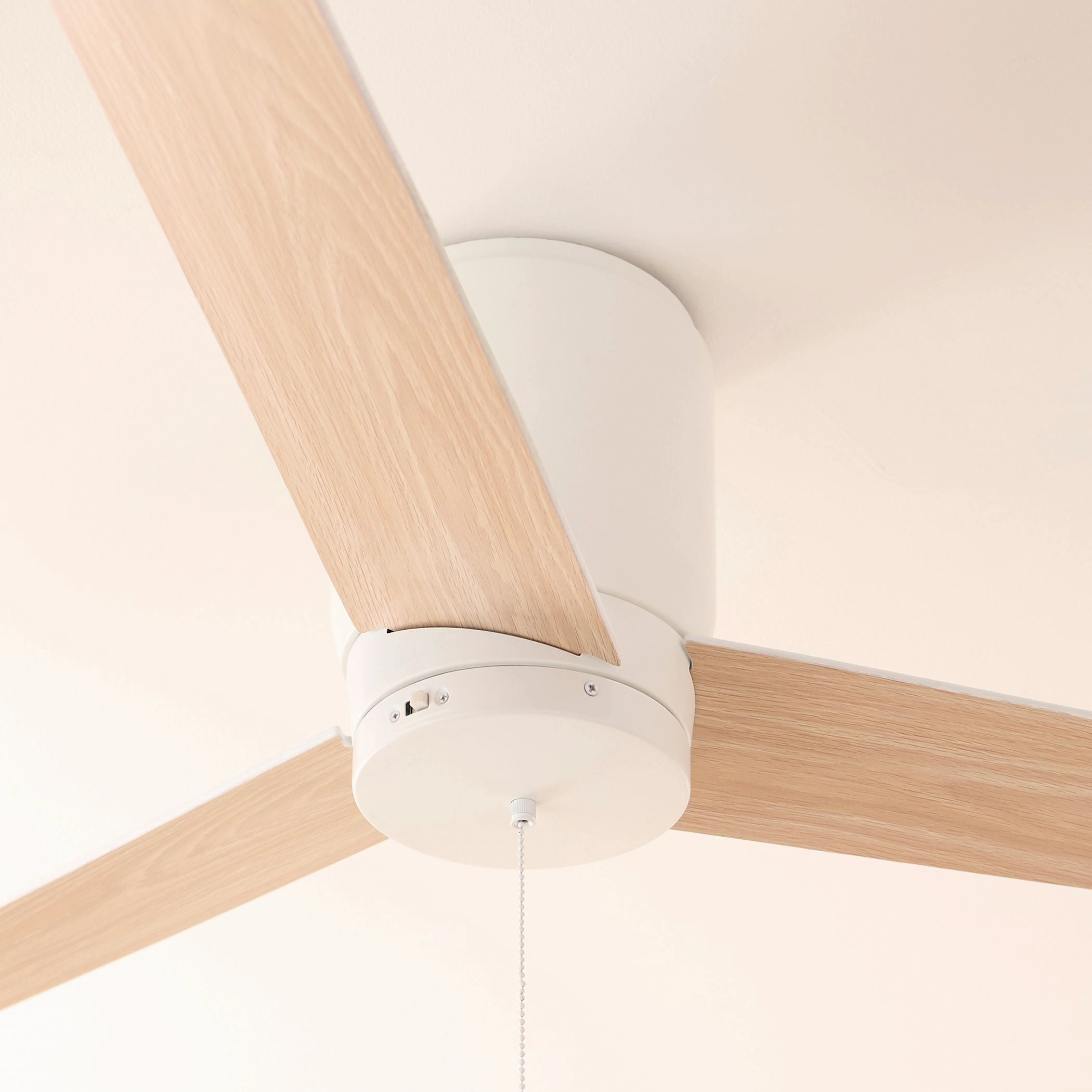 Banzai 52"Ceiling Fan Studio White