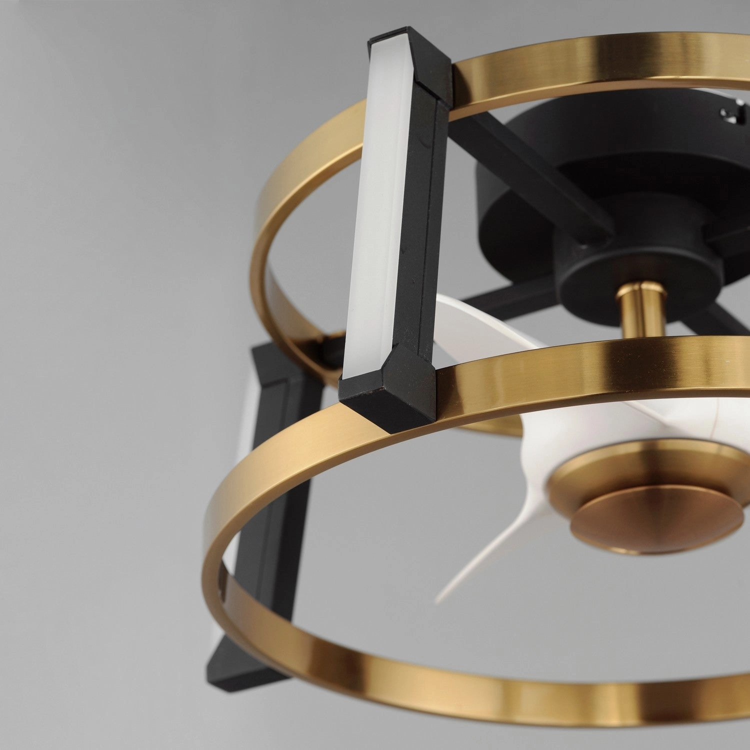 Darling LED Fandelight Black / Natural Aged Brass