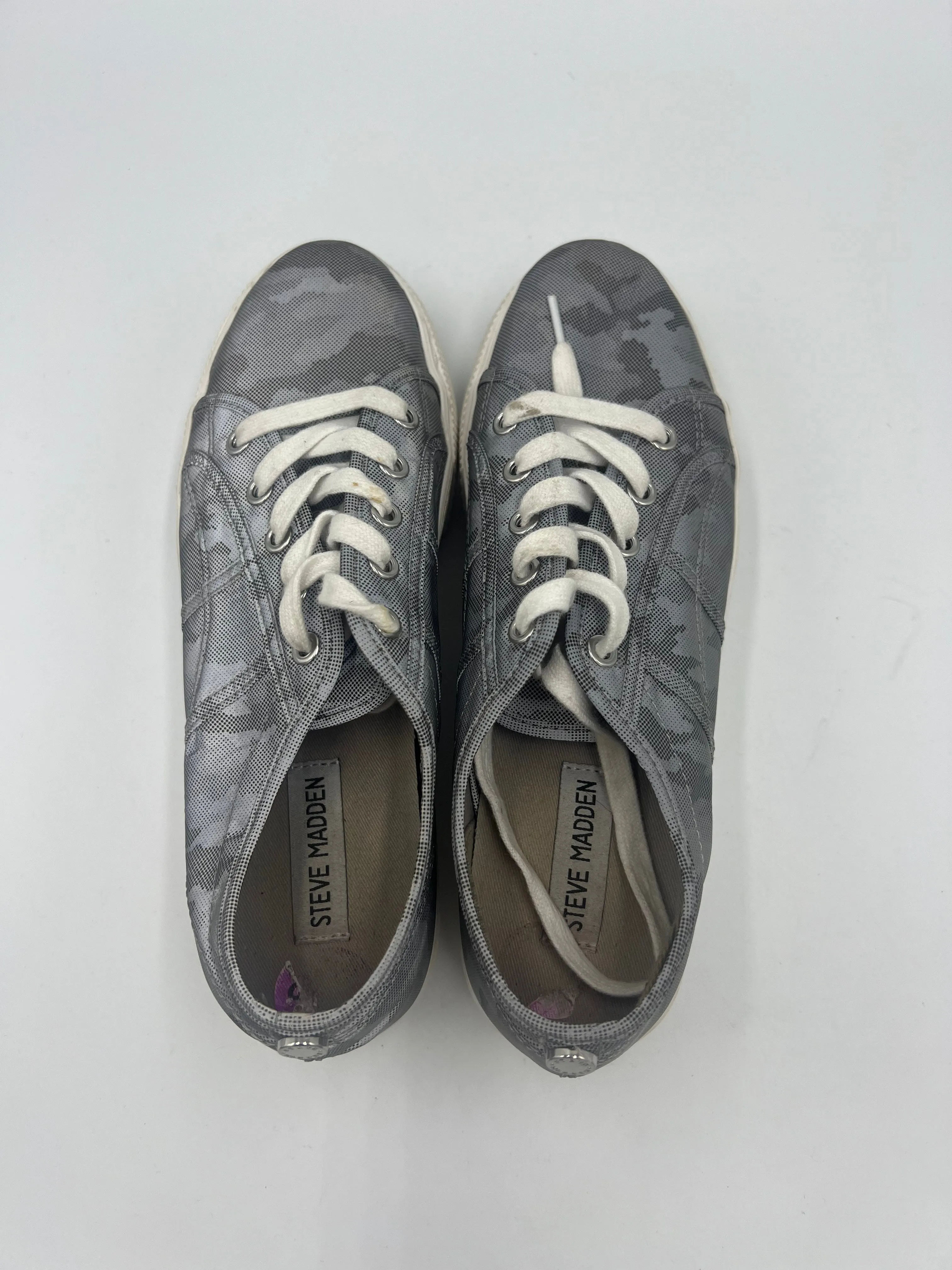 Grey Shoes Sneakers Steve Madden, Size 8.5 steve madden
