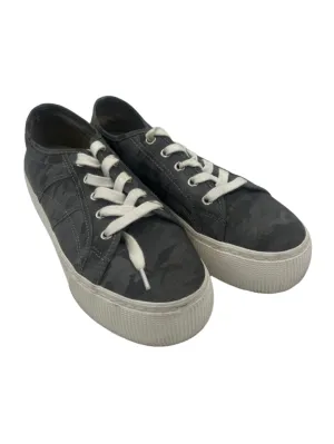 Grey Shoes Sneakers Steve Madden, Size 8.5 steve madden