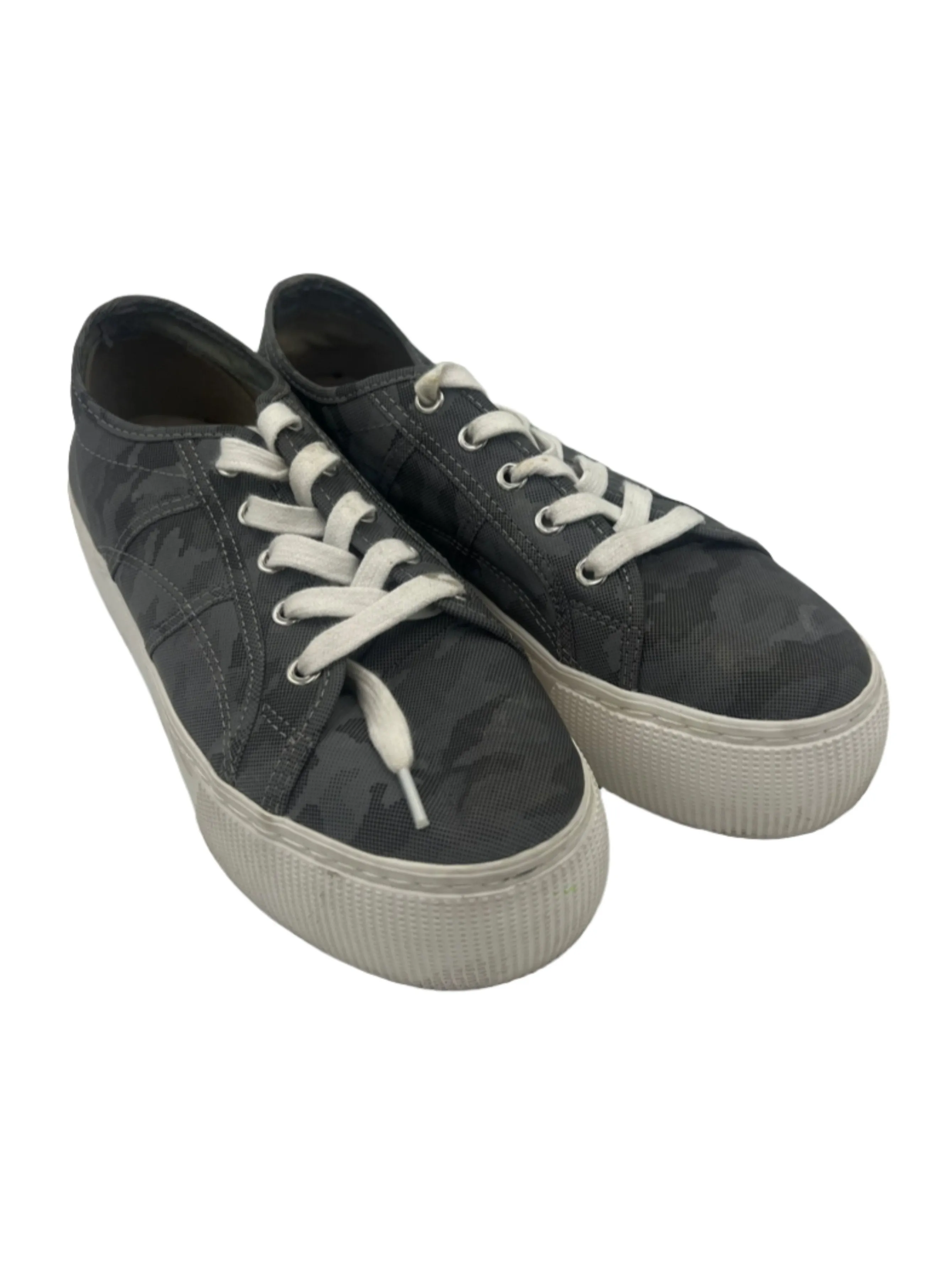 Grey Shoes Sneakers Steve Madden, Size 8.5 steve madden