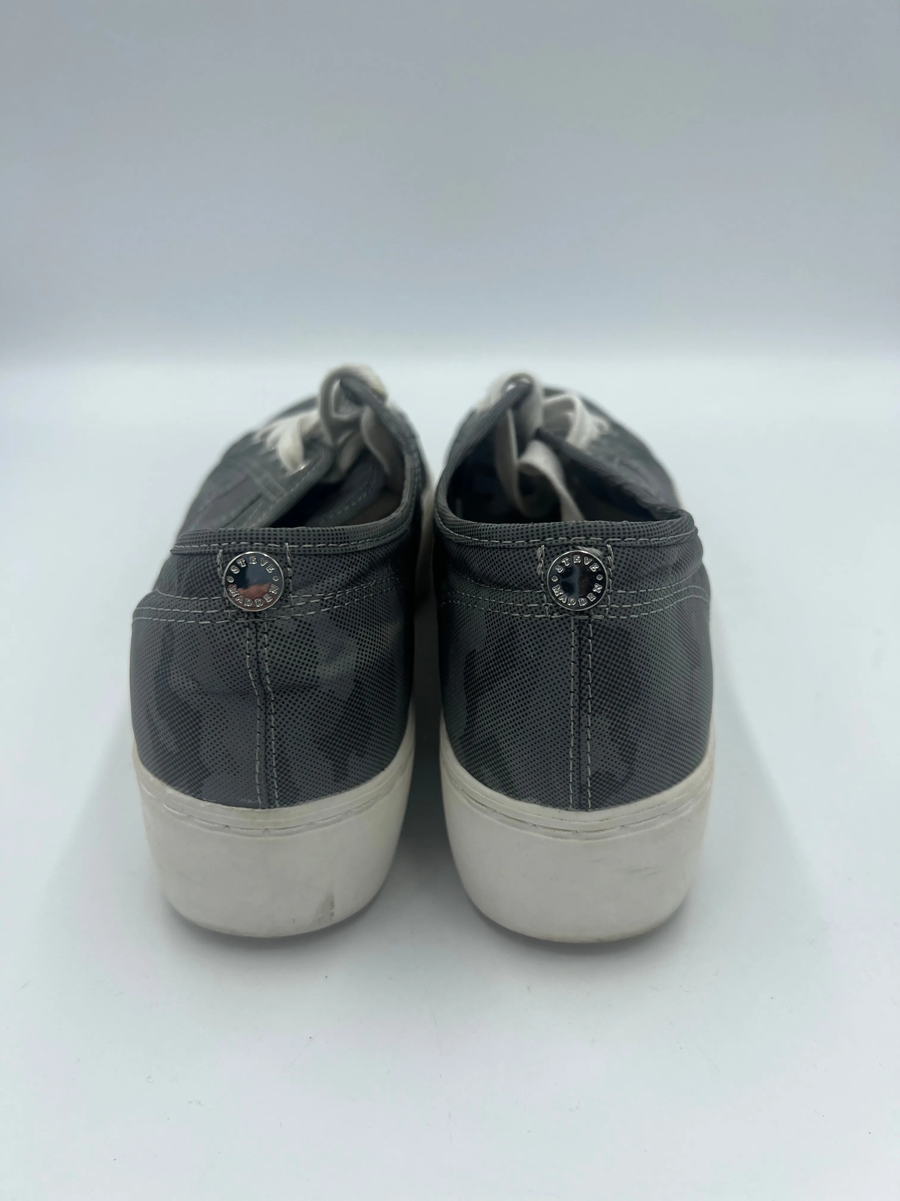 Grey Shoes Sneakers Steve Madden, Size 8.5 steve madden