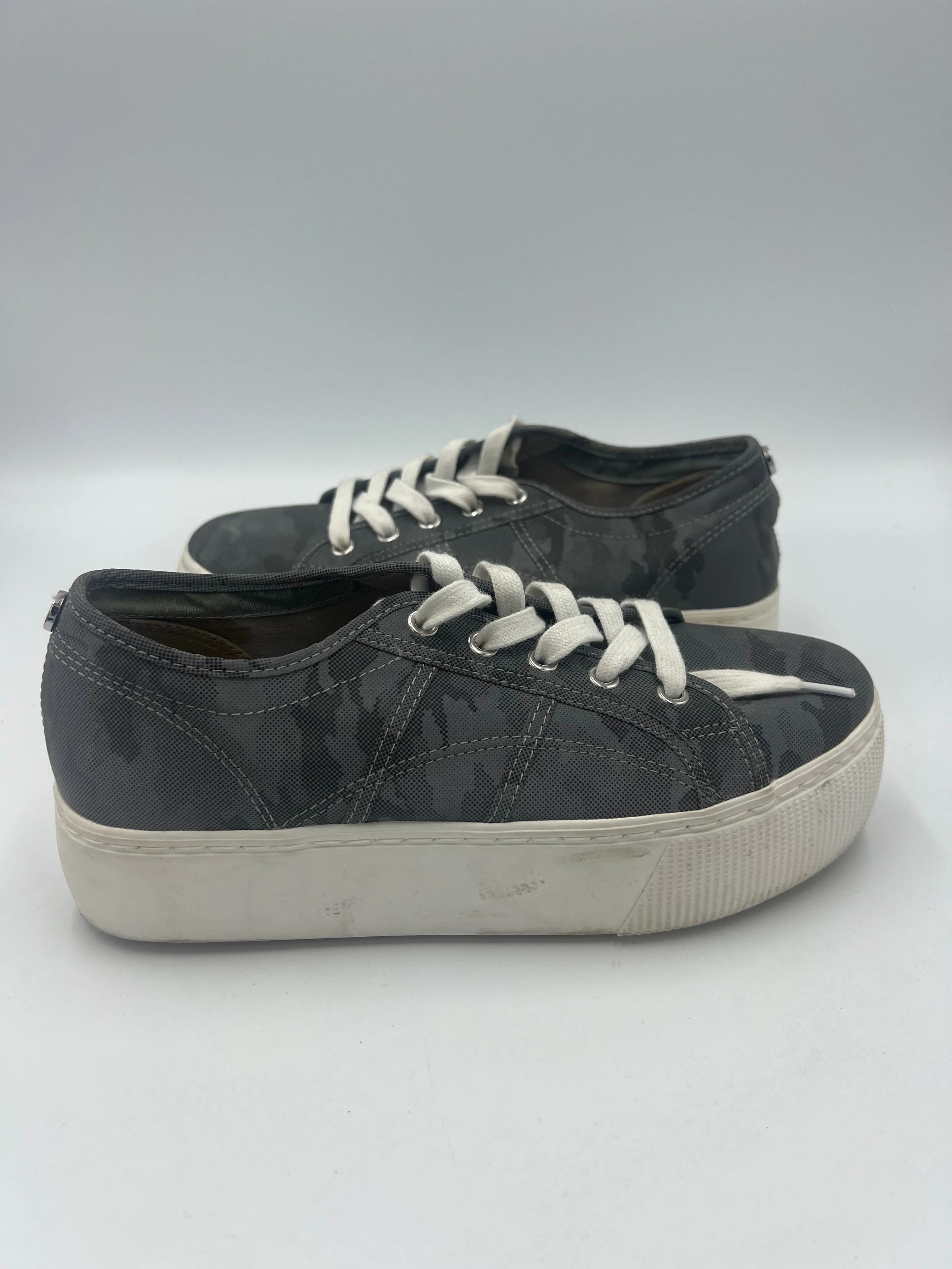 Grey Shoes Sneakers Steve Madden, Size 8.5 steve madden