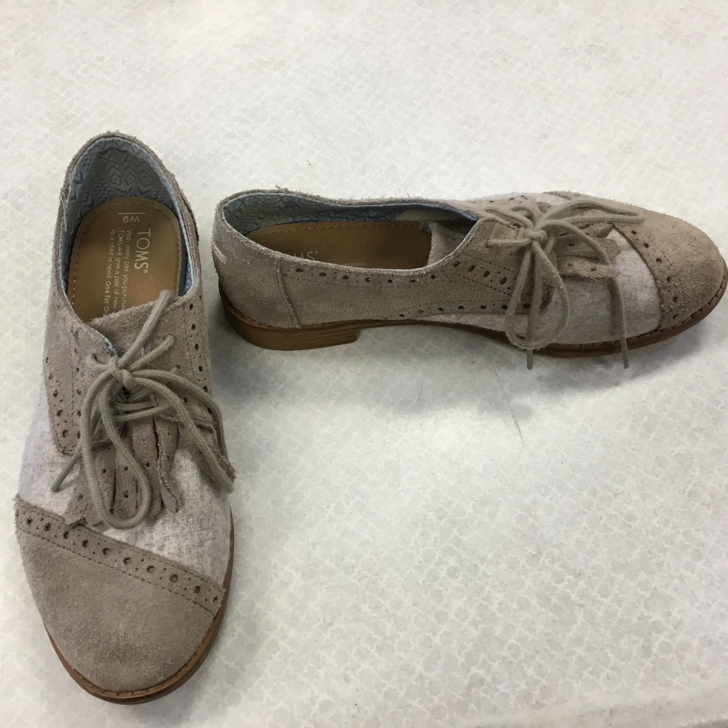 Shoes Flats By Toms In Brown, Size: 9 toms
