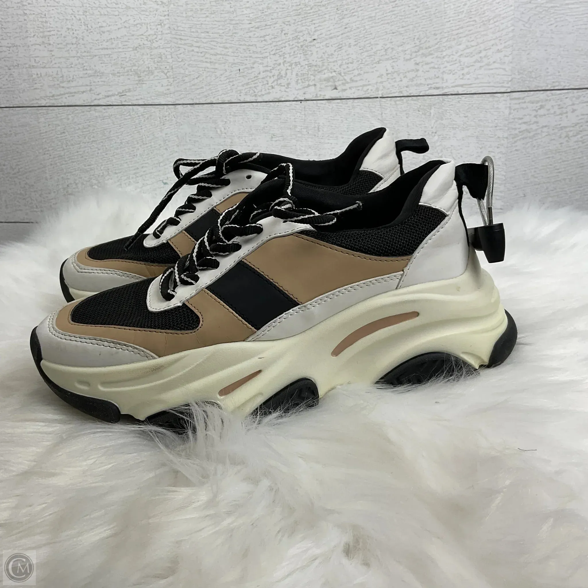 Shoes Sneakers By Steve Madden In Tan & White, Size: 7.5 steve madden
