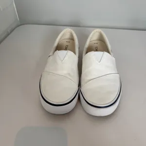 Shoes Sneakers By Toms In White, Size: 7.5 toms